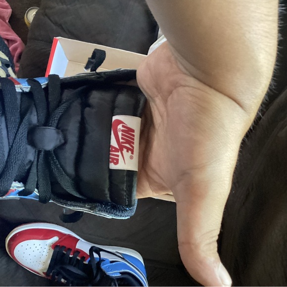 “Out with the old in with the New Savings

Air Jordan 1 From Chi to UNC - Picture 3 of 16